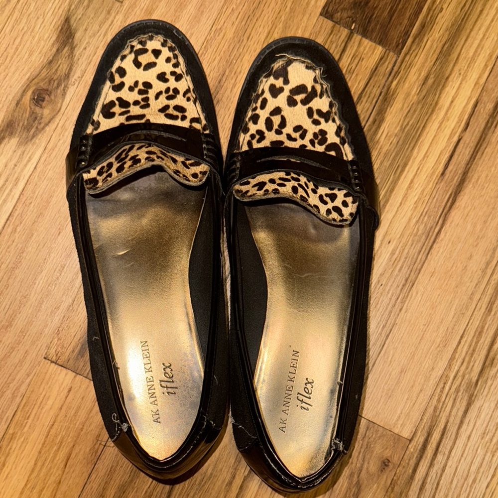 Anne Klein Women's Black and Leopard Loafers